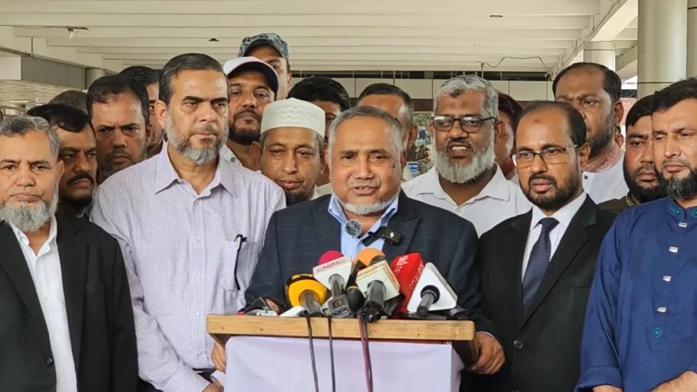 যুক্তরাষ্ট্র থেকে দেশে ফিরে যে বার্তা দিলেন জামায়াত নেতা তাহের